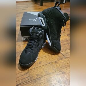Jordan Men's Black and Gray Sneakers